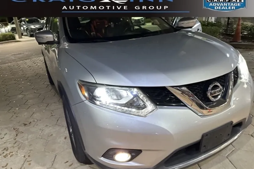 2015 Nissan Rogue SL photo 1