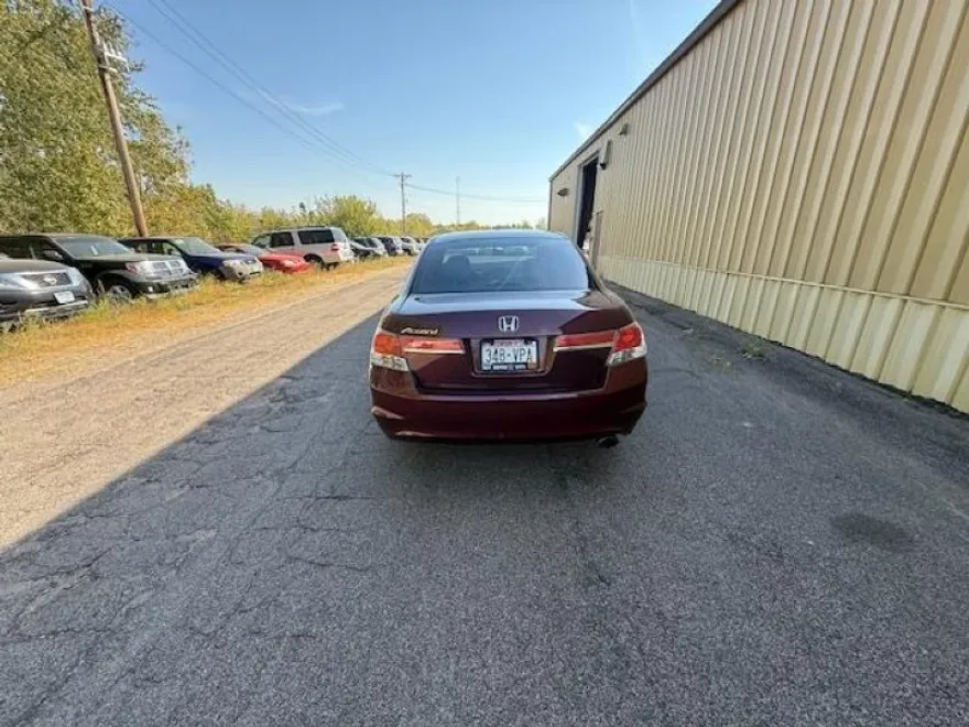 2011 Honda Accord LX-P photo 1