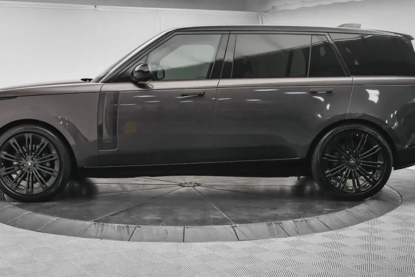 2022 Land Rover Range Rover First Edition photo 1