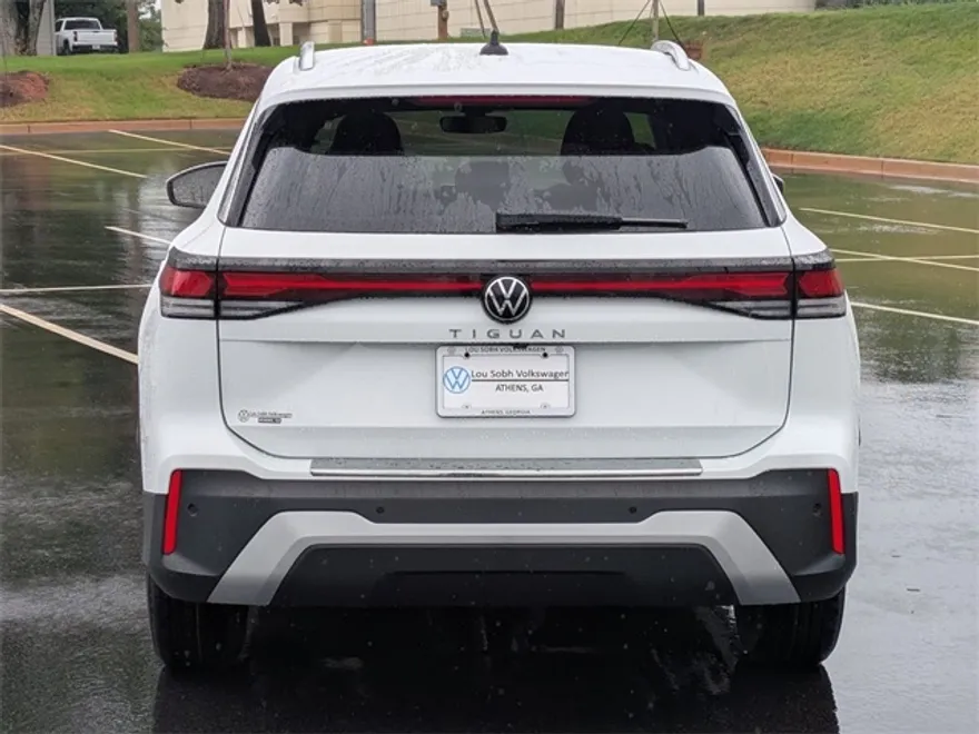 2025 Volkswagen Tiguan S photo 1