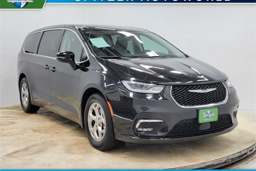 2024 Chrysler Pacifica Limited photo 1