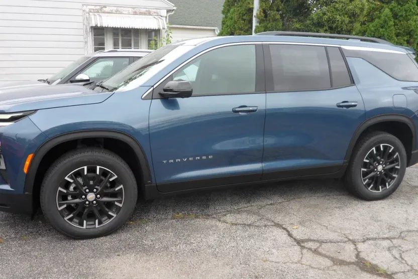 2026 Chevrolet Traverse photo 1