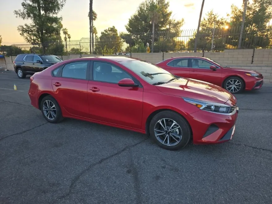 2024 Kia Forte LXS photo 1