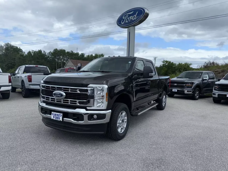 2025 Ford F-350 XLT photo 1