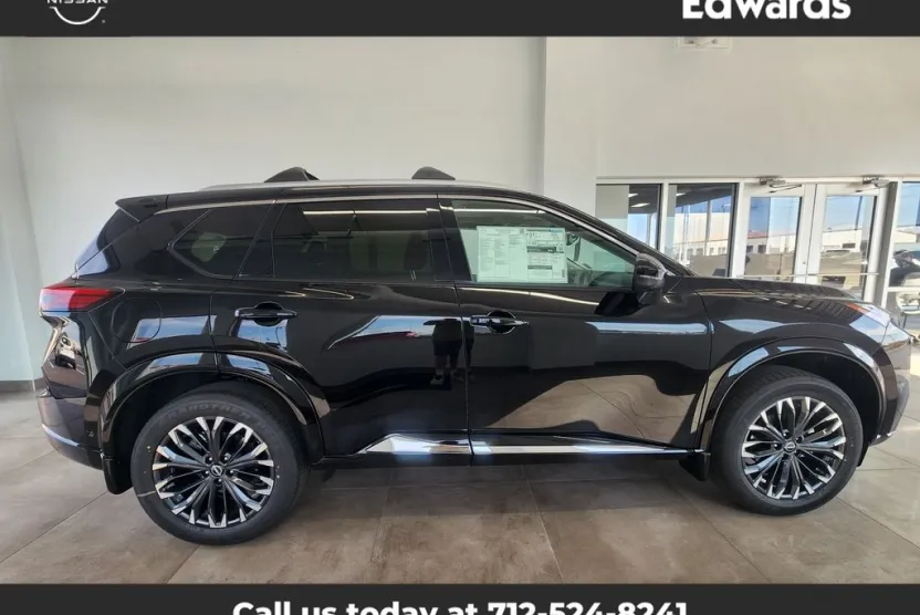 2026 Nissan Rogue Platinum photo 1
