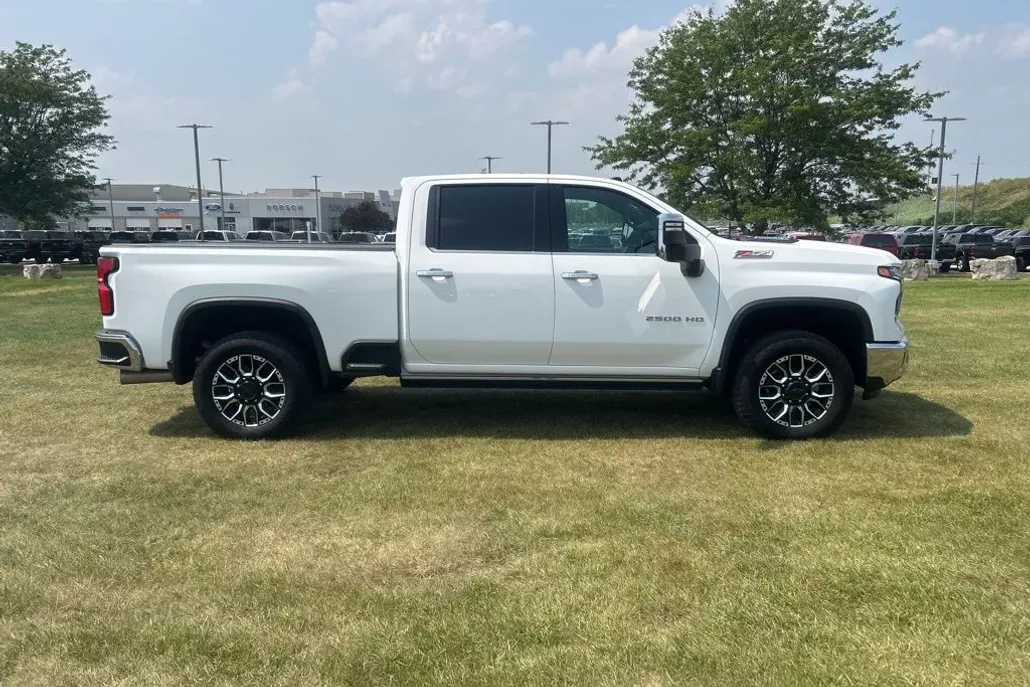 2024 Chevrolet Silverado 2500HD LTZ photo 1