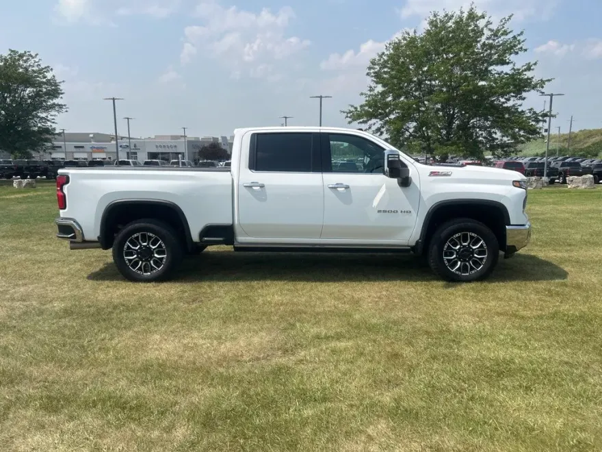 2024 Chevrolet Silverado 2500HD LTZ photo 1