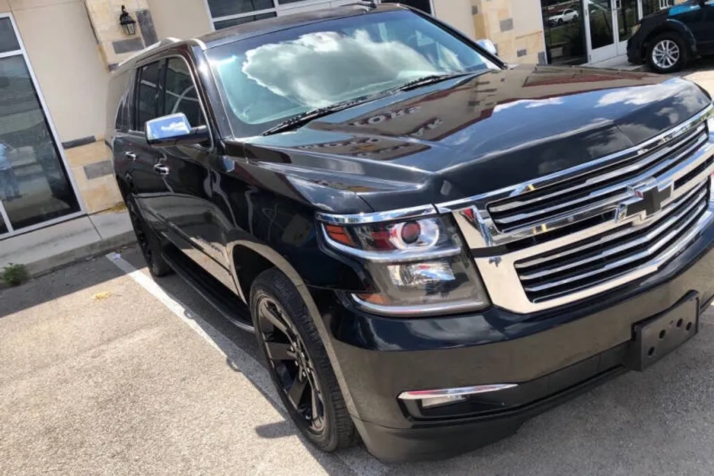 2017 Chevrolet Suburban Premier photo 1