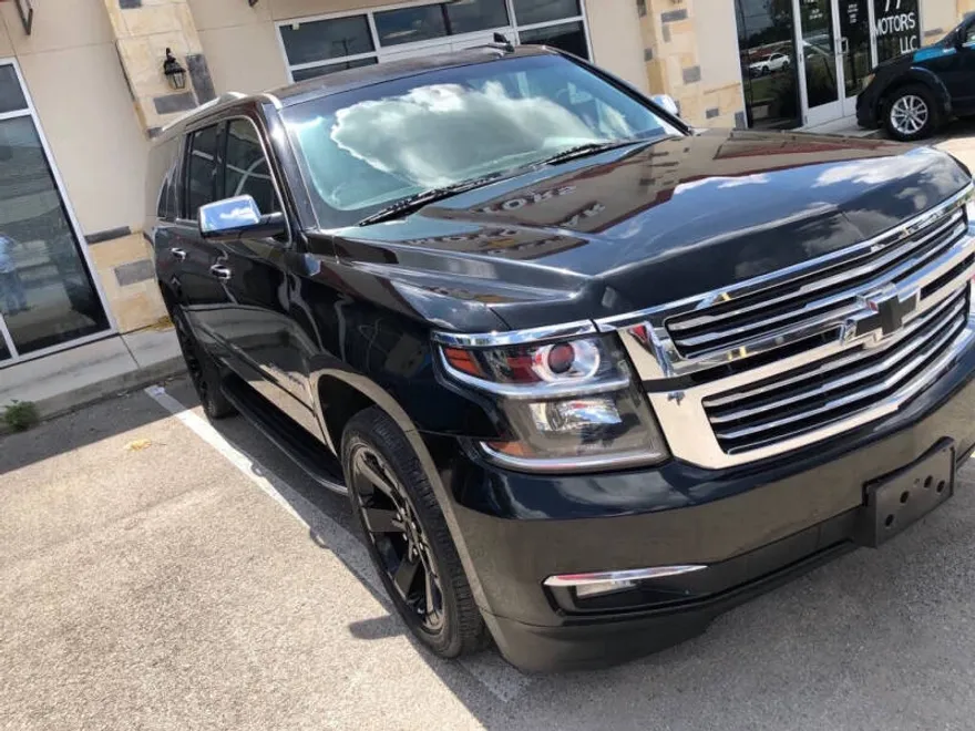 2017 Chevrolet Suburban Premier photo 1