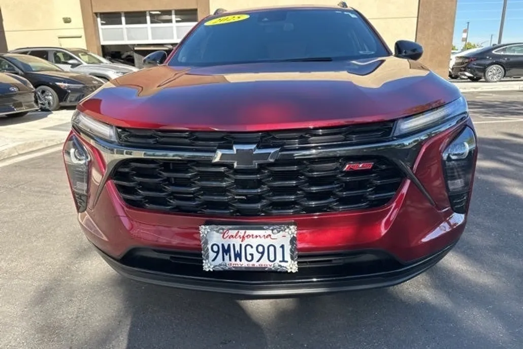 2025 Chevrolet Trax photo 1