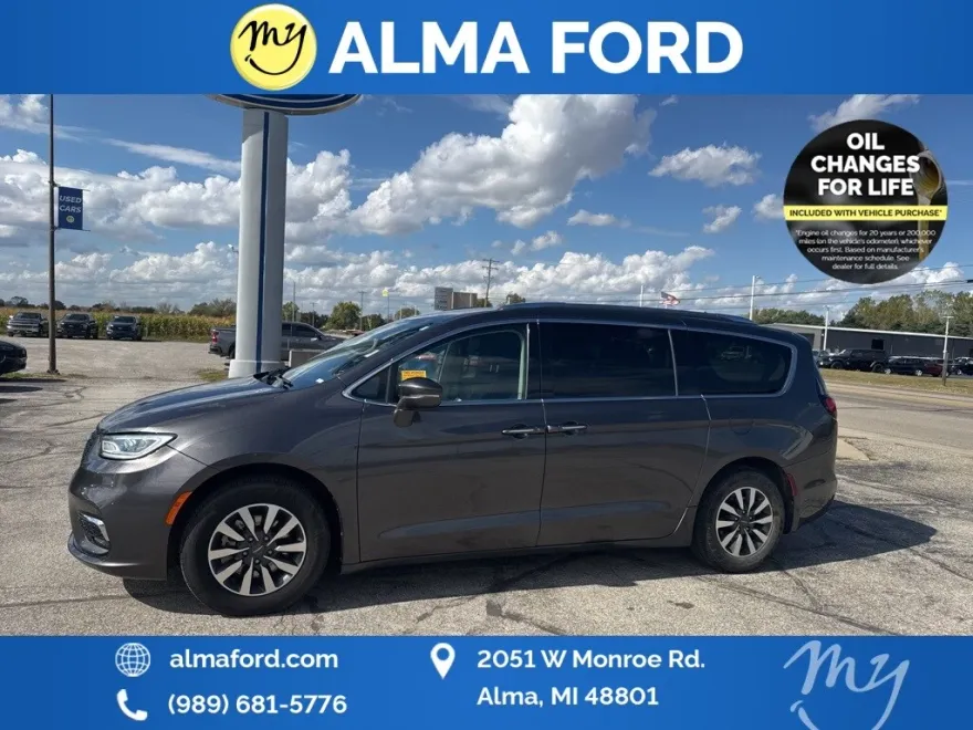 2021 Chrysler Pacifica Touring L photo 1