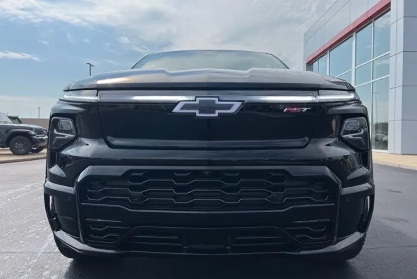 2024 Chevrolet Silverado EV RST photo 1