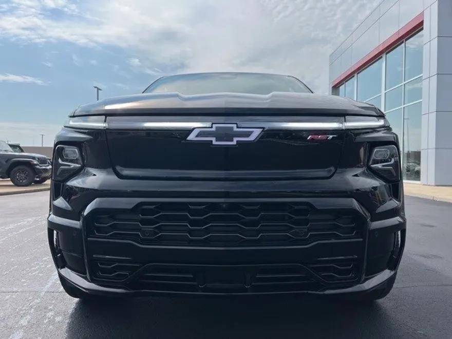 2024 Chevrolet Silverado EV RST photo 1