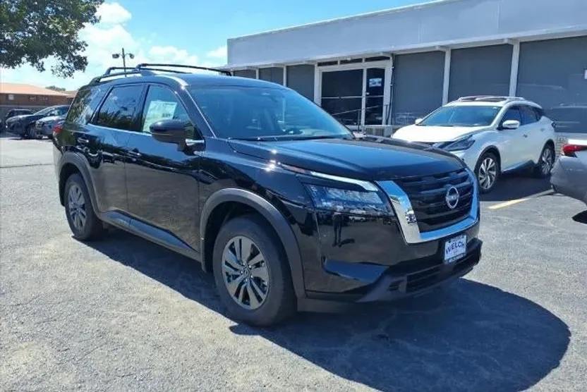 2025 Nissan Pathfinder SV photo 1