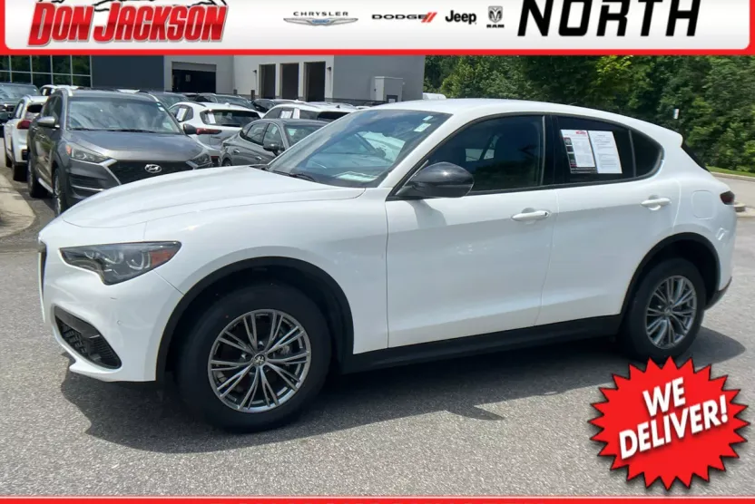2024 Alfa Romeo Stelvio Base photo 1