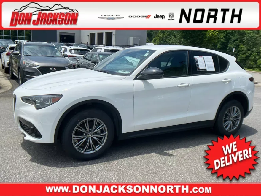 2024 Alfa Romeo Stelvio Base photo 1