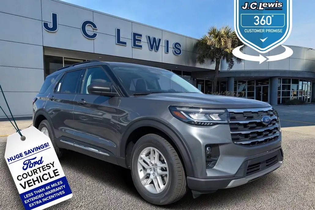 2025 Ford Explorer photo 1