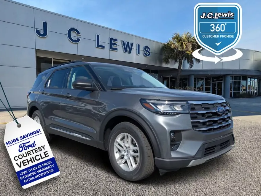 2025 Ford Explorer photo 1