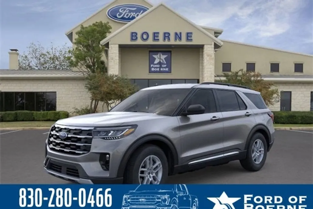 2025 Ford Explorer photo 1