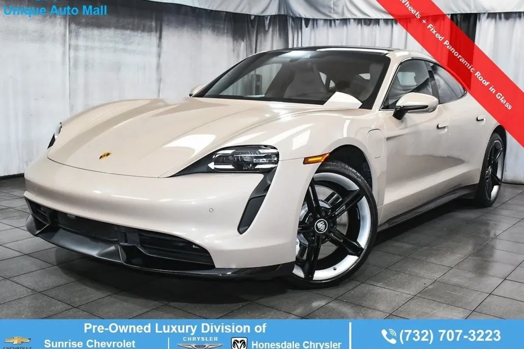 2021 Porsche Taycan Turbo photo 1