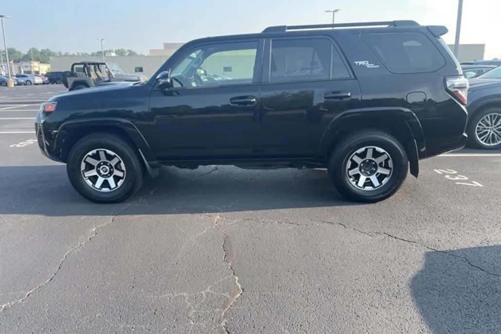 2021 Toyota 4Runner TRD Premium photo 1