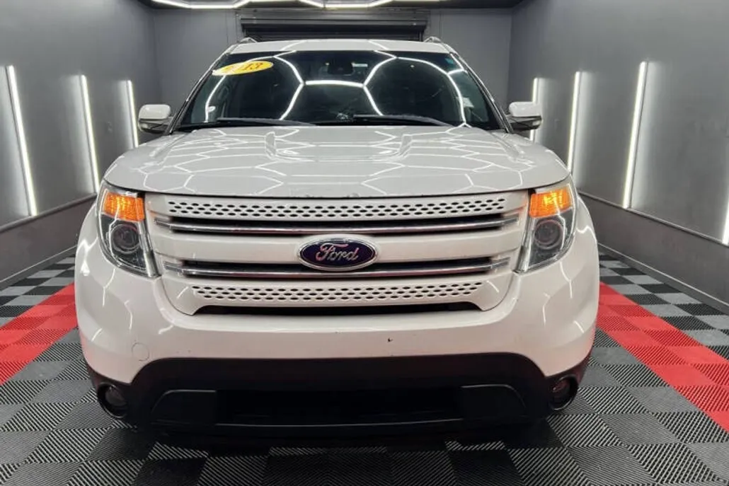 2013 Ford Explorer Limited photo 1