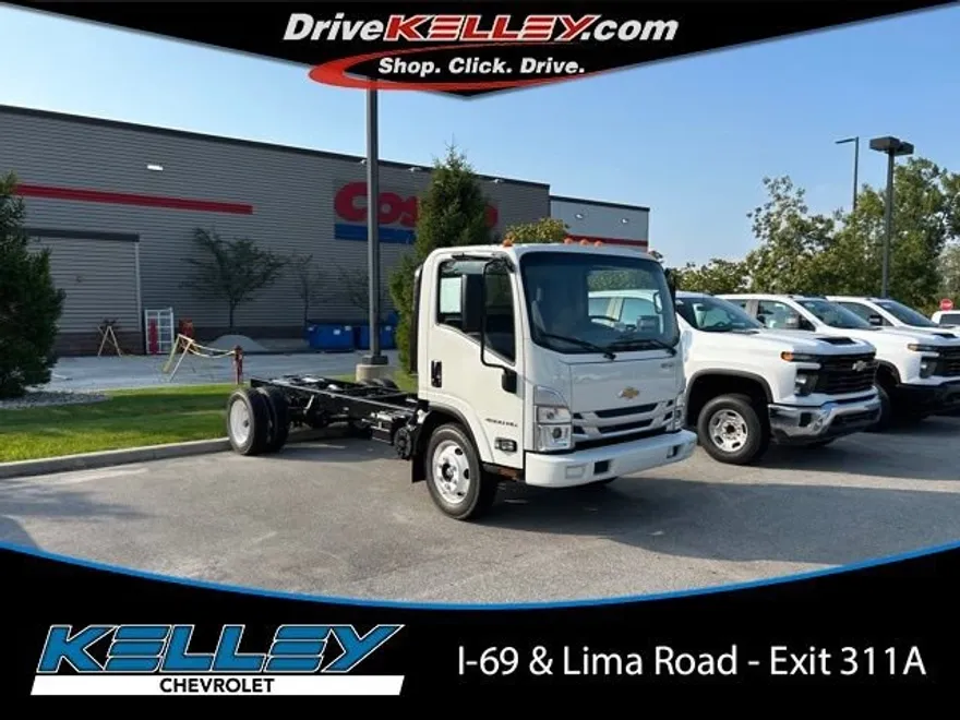 2025 Chevrolet Silverado 4500HD photo 1
