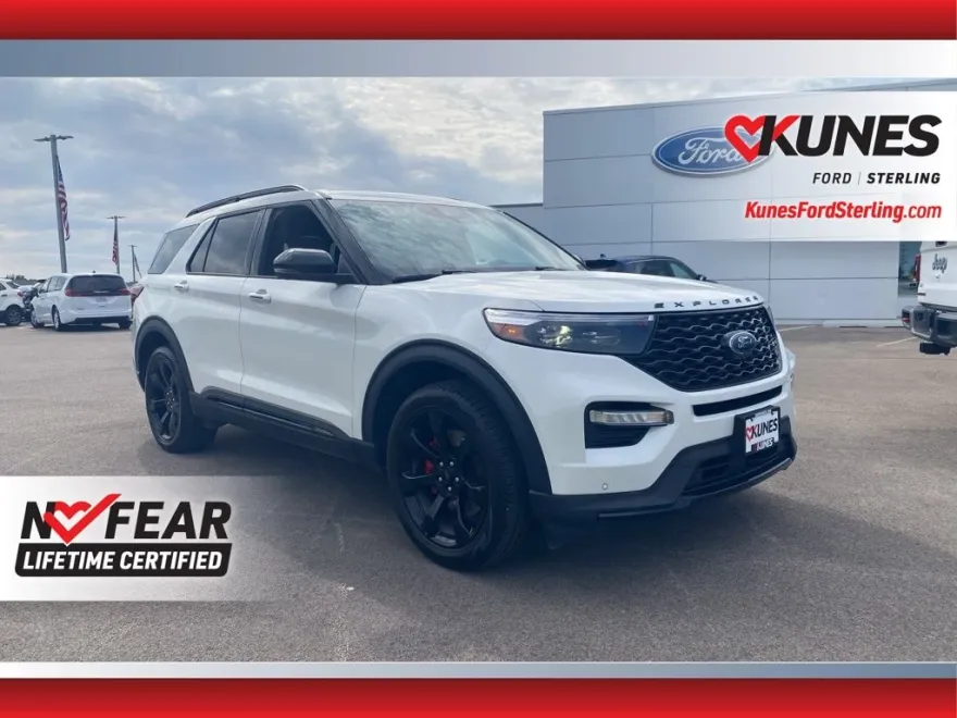 2022 Ford Explorer ST photo 1
