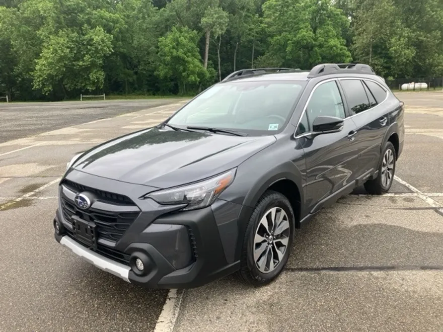 2023 Subaru Outback Limited photo 1