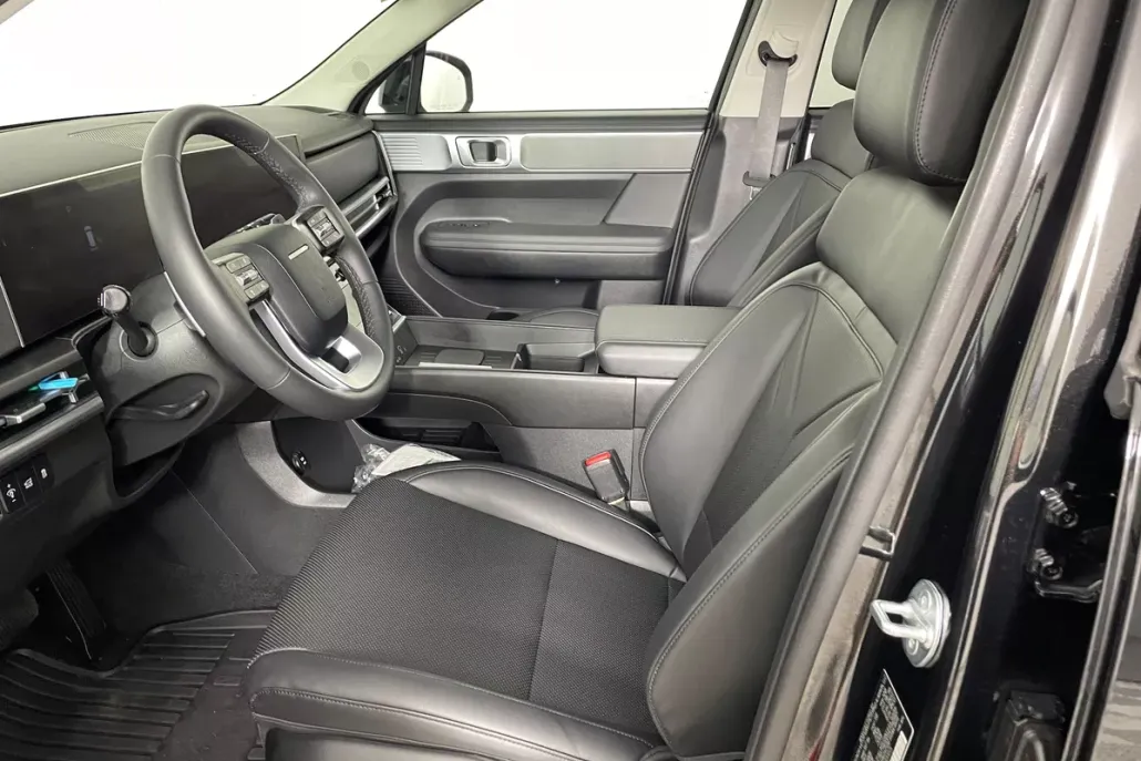 2025 Hyundai Santa Fe SEL photo 1