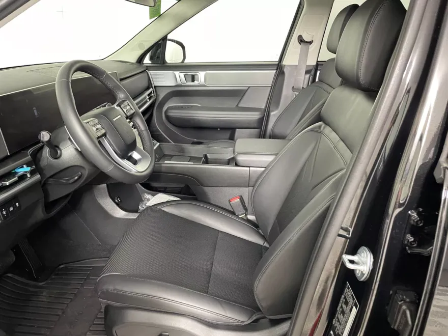 2025 Hyundai Santa Fe SEL photo 1