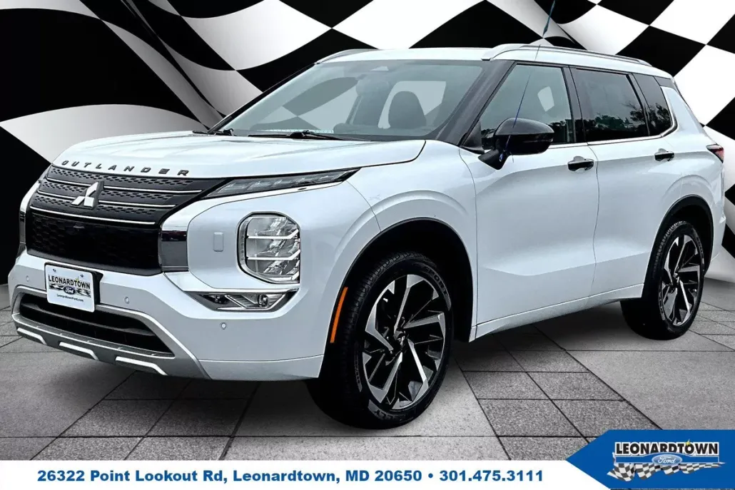 2022 Mitsubishi Outlander SEL photo 1