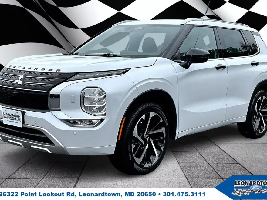 2022 Mitsubishi Outlander SEL photo 1