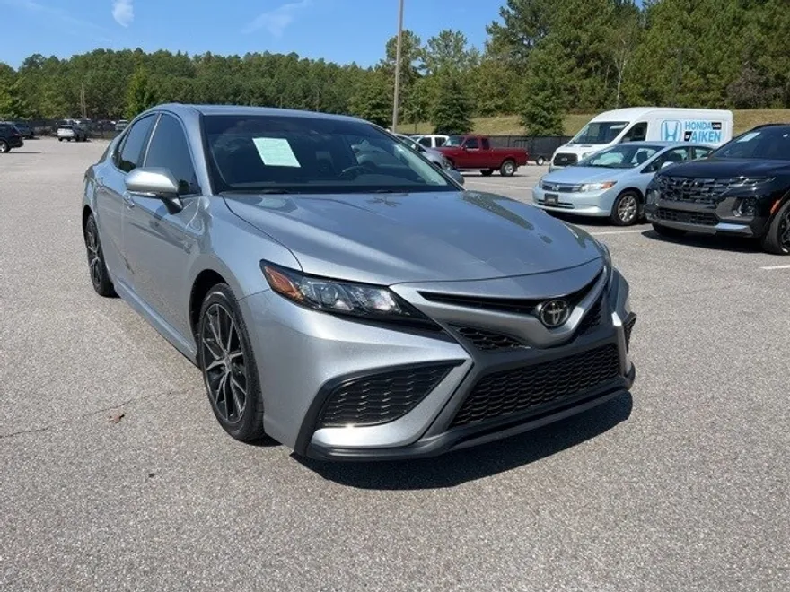2024 Toyota Camry SE photo 1