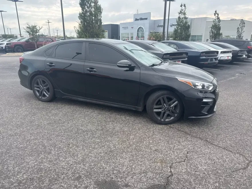 2020 Kia Forte GT-Line photo 1