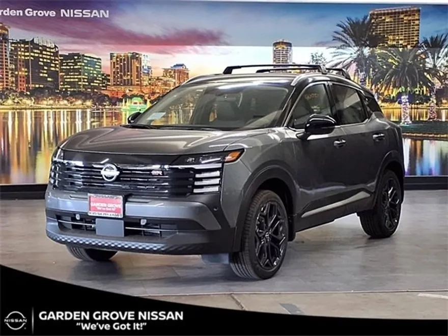 2025 Nissan Kicks SR photo 1
