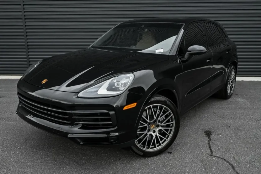 2023 Porsche Cayenne Platinum Edition photo 1