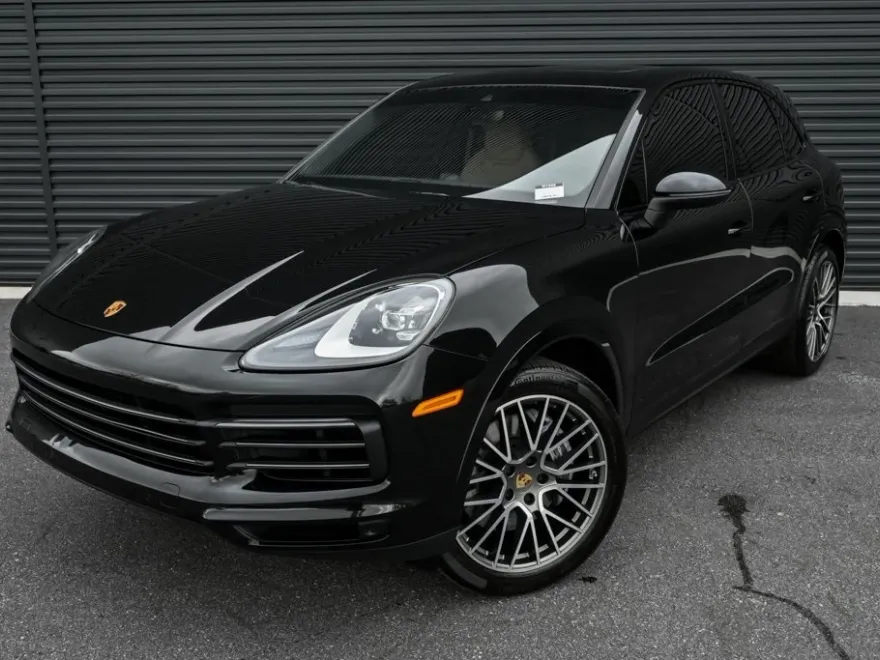2023 Porsche Cayenne Platinum Edition photo 1