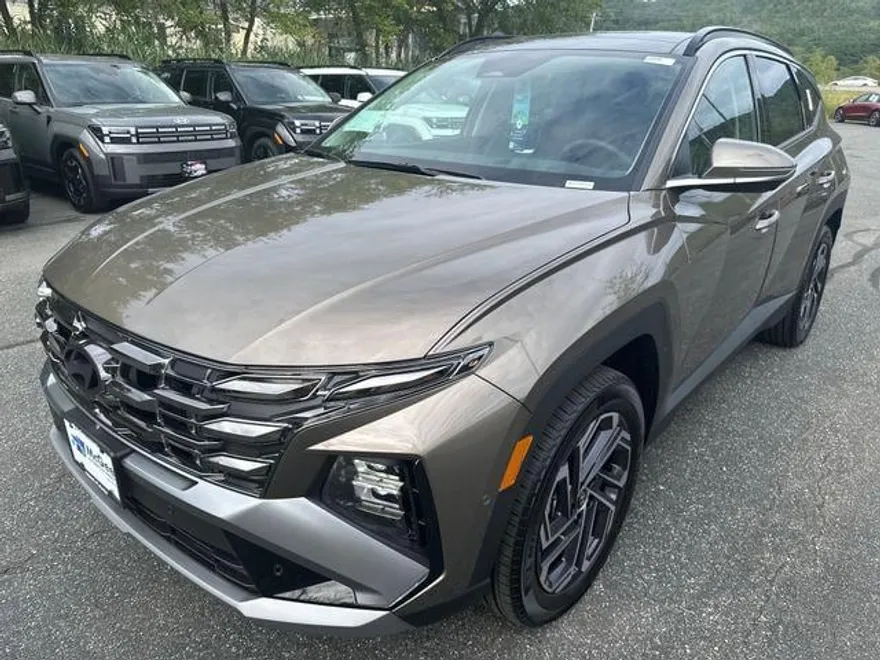 2025 Hyundai Tucson Hybrid Limited photo 1
