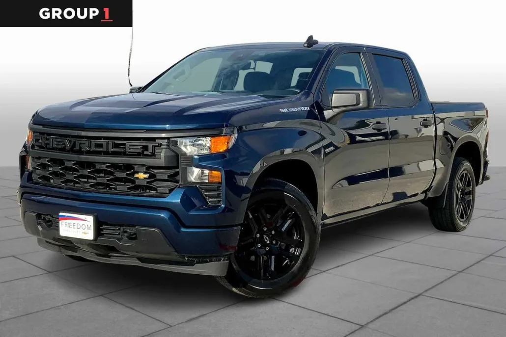 2023 Chevrolet Silverado 1500 Custom photo 1