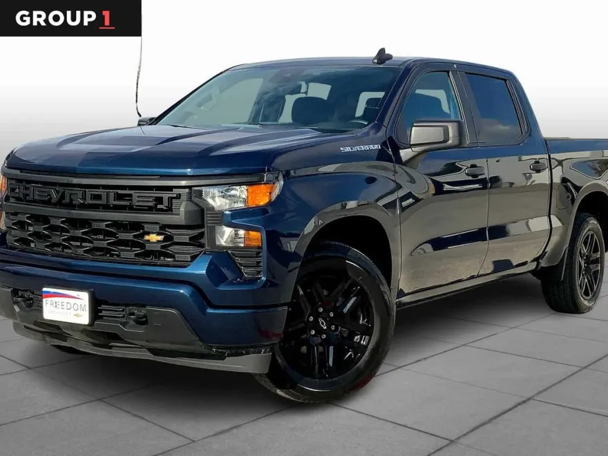 2023 Chevrolet Silverado 1500 Custom photo 1