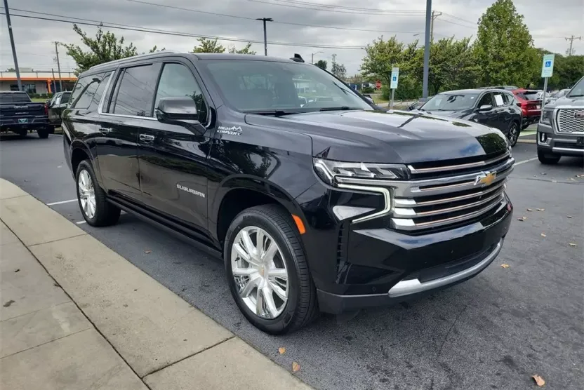2021 Chevrolet Suburban High Country photo 1