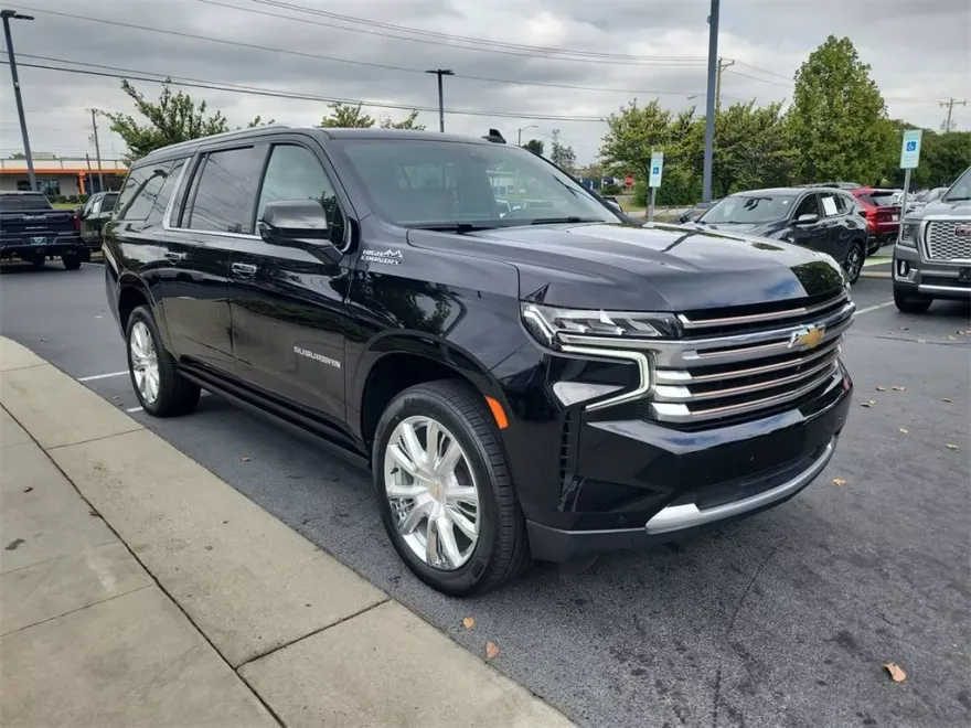 2021 Chevrolet Suburban High Country photo 1