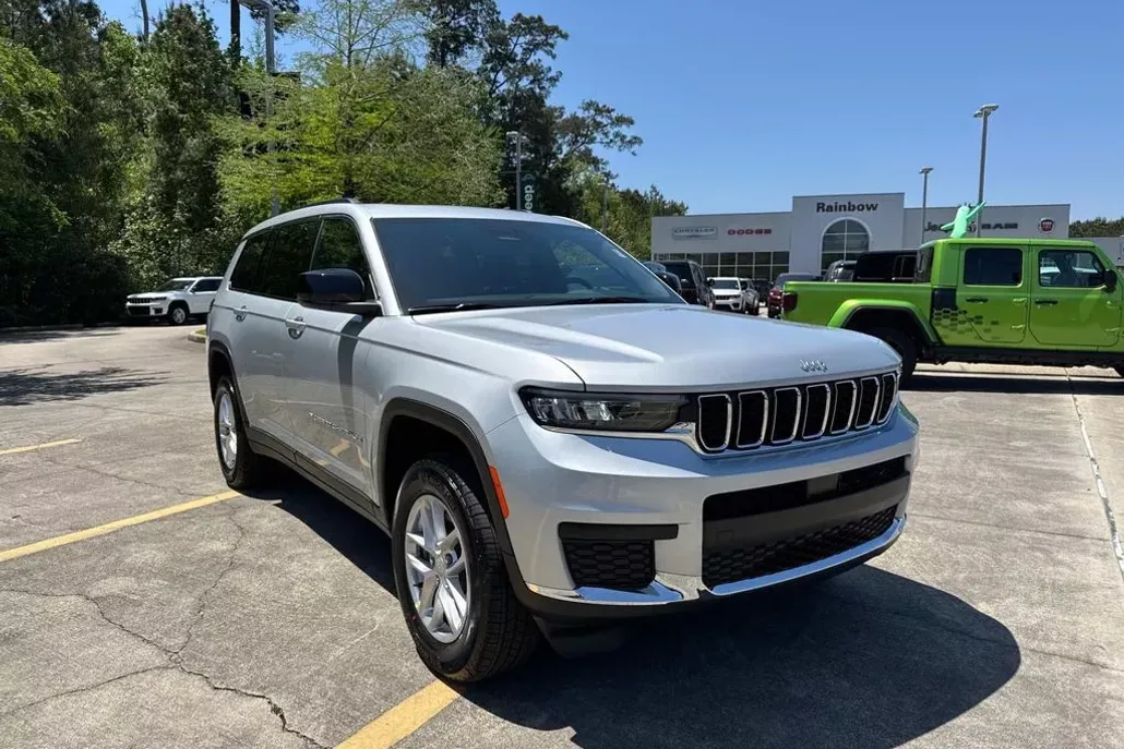 2025 Jeep Grand Cherokee Laredo X photo 1