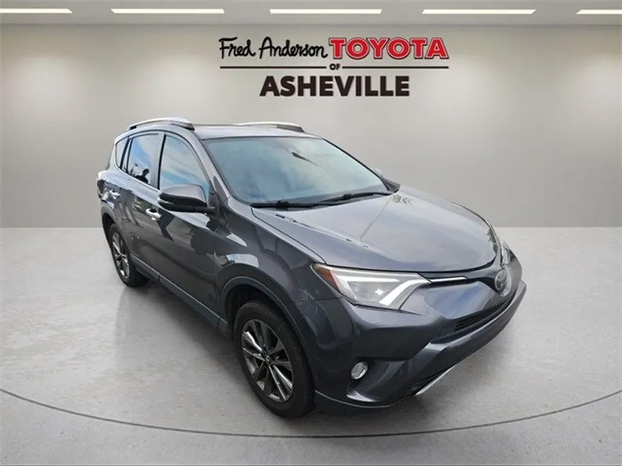 2018 Toyota RAV4 Limited photo 1