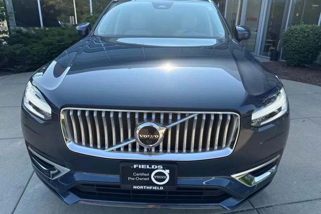2023 Volvo XC90 Recharge T8 Plus photo 1