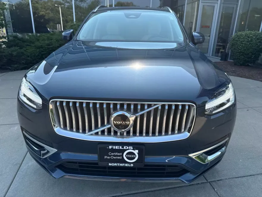 2023 Volvo XC90 Recharge T8 Plus photo 1