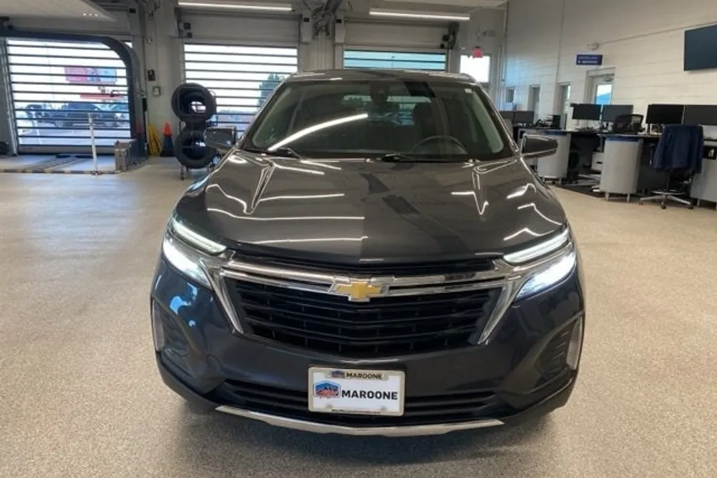 2023 Chevrolet Equinox LT photo 1