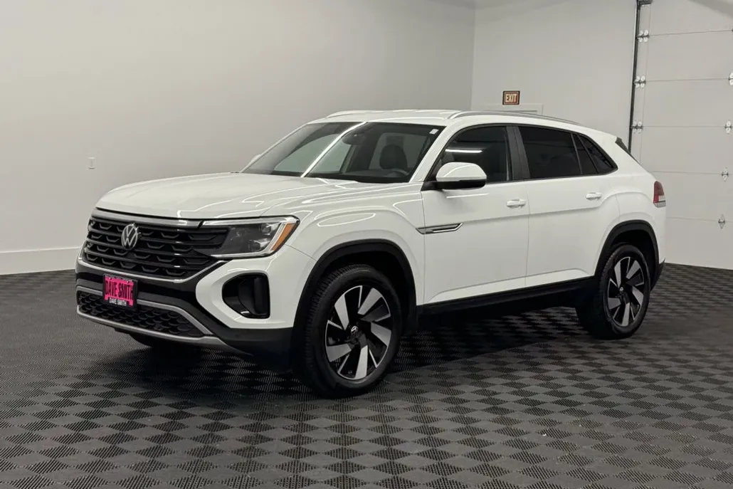 2024 Volkswagen Atlas Cross Sport SE Technology photo 1