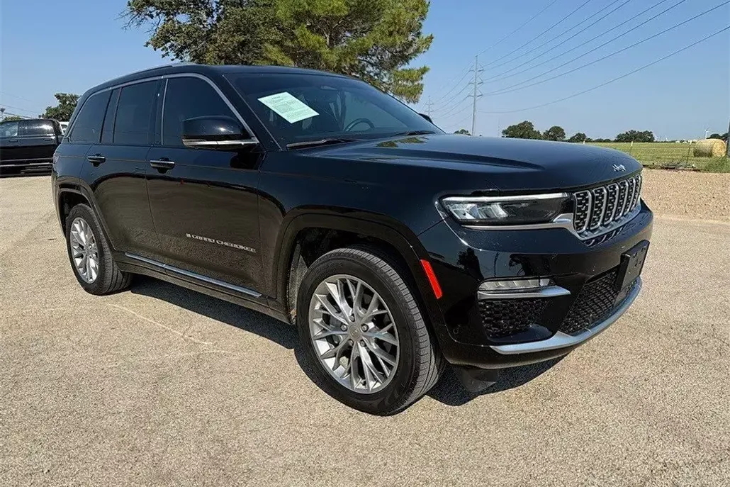 2023 Jeep Grand Cherokee Summit photo 1